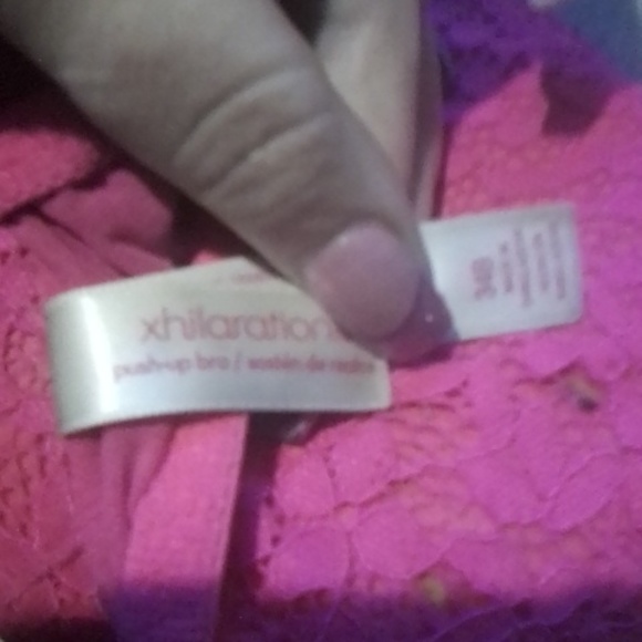 Pink bra - Picture 3 of 3